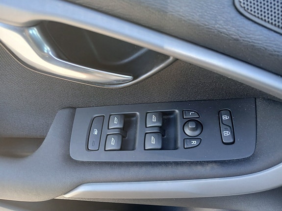 Volvo V40 12 of 13
