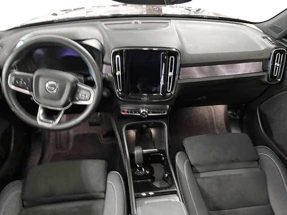 Volvo EX40 6 of 11