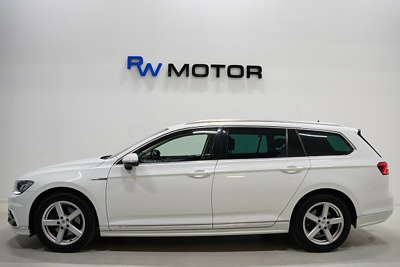 Volkswagen Passat 3 of 23