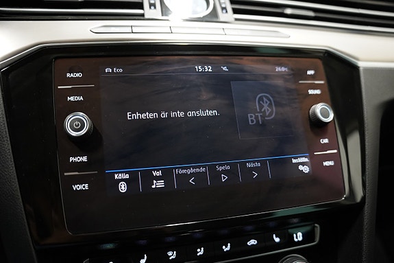 Volkswagen Passat 18 of 23