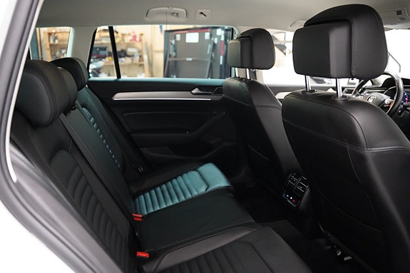 Volkswagen Passat 20 of 23
