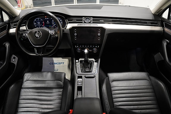 Volkswagen Passat 11 of 23