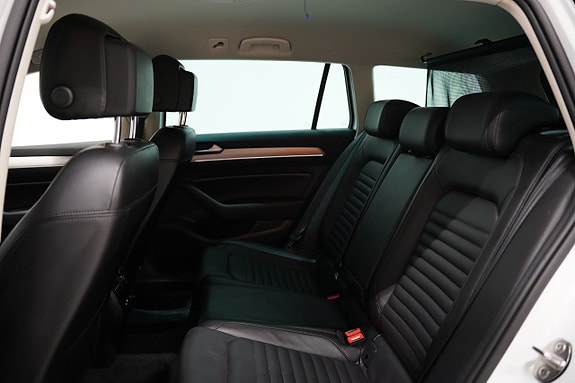 Volkswagen Passat 19 of 23