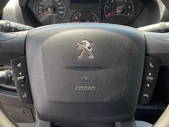 Peugeot Boxer 18 of 30