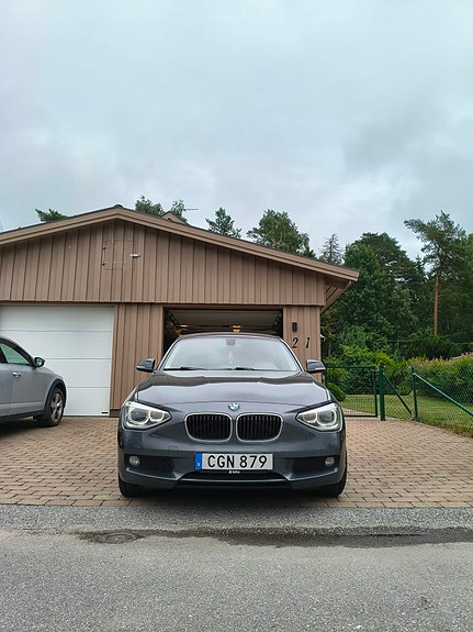 BMW 118d 2 of 16