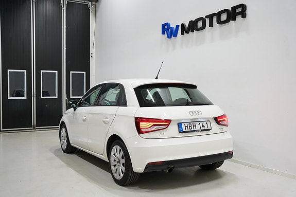 Audi A1 4 of 5