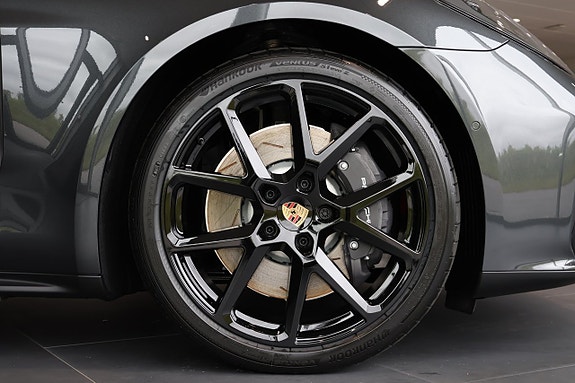 Porsche Panamera 4 7 of 24