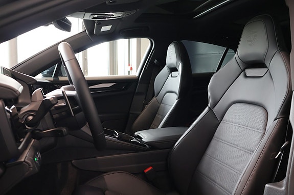 Porsche Panamera 4 14 of 24