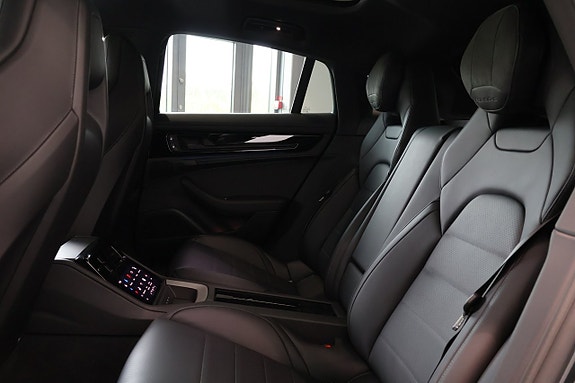 Porsche Panamera 4 23 of 24