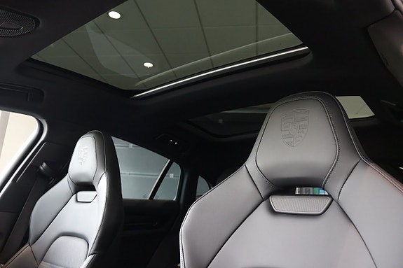 Porsche Panamera 4 15 of 24