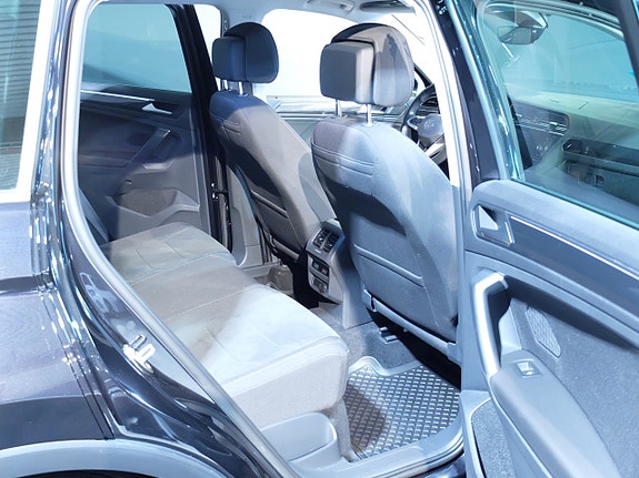 Volkswagen Tiguan 5 of 5