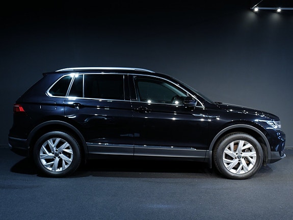 Volkswagen Tiguan 2 of 8