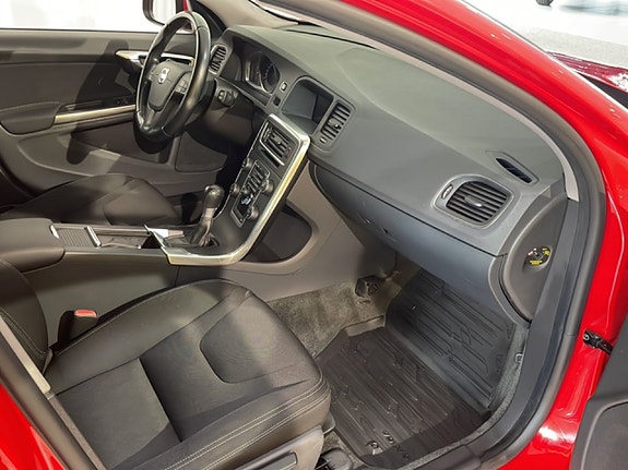 Volvo V60 7 of 20
