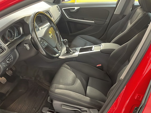 Volvo V60 5 of 20