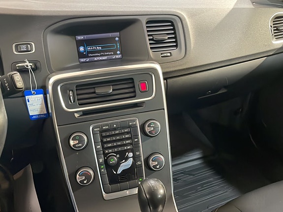 Volvo V60 10 of 20