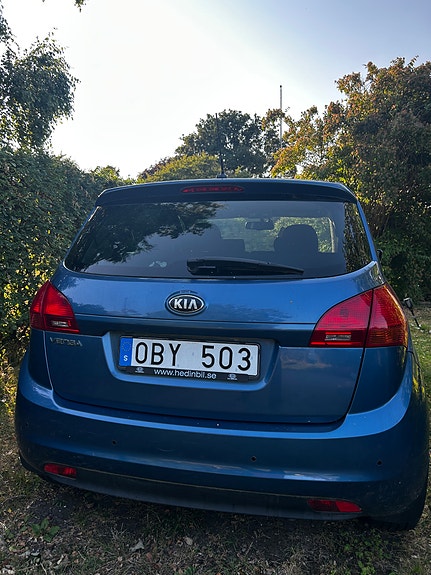 Kia Venga 2 of 3
