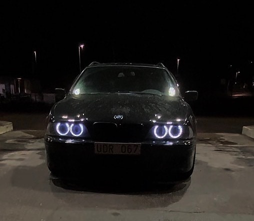 BMW 525i 3 of 6