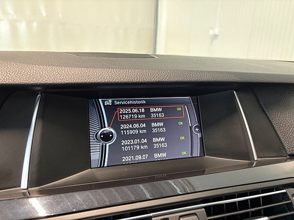 BMW 520 15 of 21