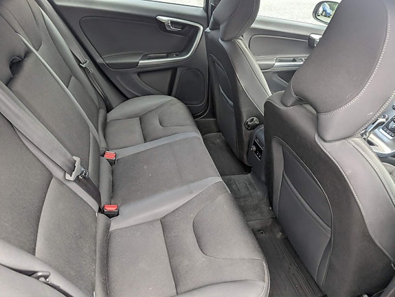 Volvo V60 8 of 10