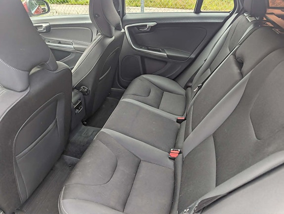 Volvo V60 7 of 10