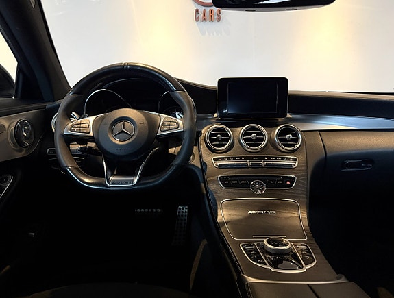 Mercedes-Benz C63 13 of 20