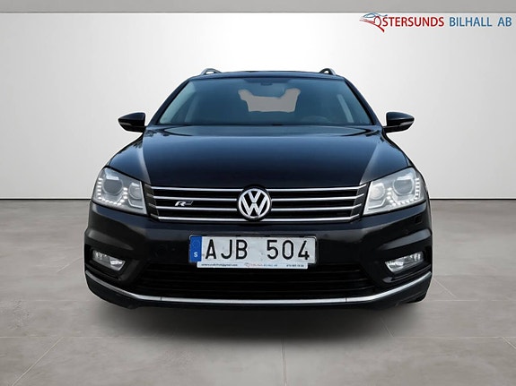 Volkswagen Passat 2 of 5