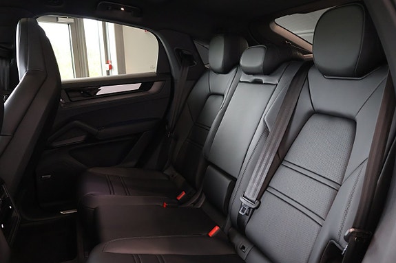 Porsche Cayenne 20 of 28
