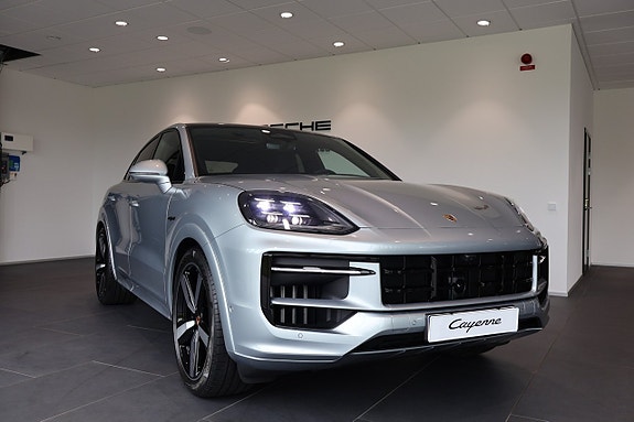 Porsche Cayenne 4 of 5