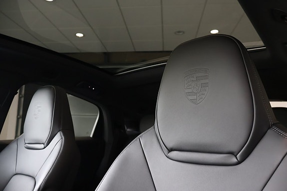 Porsche Cayenne 18 of 28