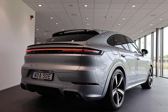 Porsche Cayenne 7 of 28
