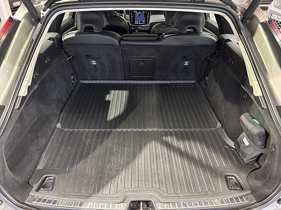 Volvo V90 Cross Country 10 of 11