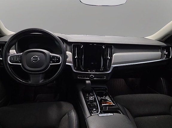 Volvo V90 10 of 15