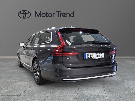 Volvo V90 2 of 15