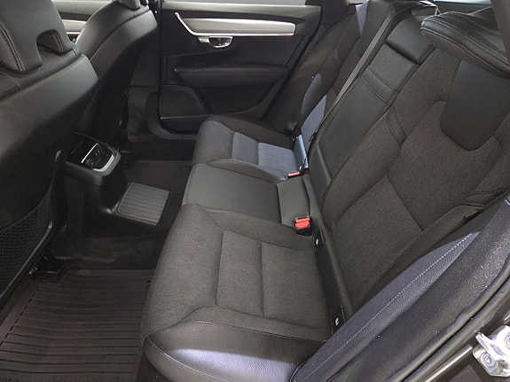 Volvo V90 8 of 15