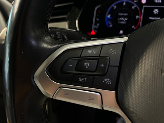 Volkswagen Passat 13 of 19