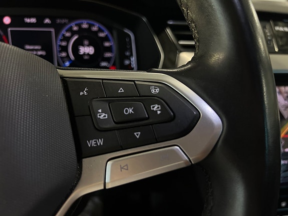 Volkswagen Passat 12 of 19