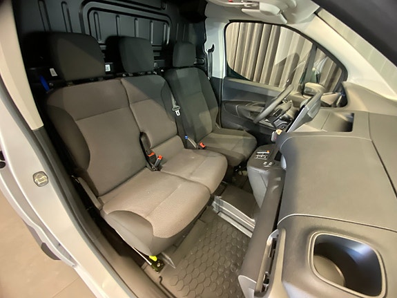 Peugeot e-Partner 7 of 30