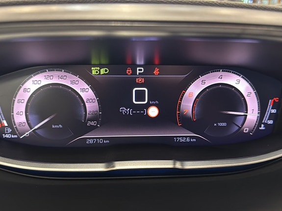 Peugeot 5008 10 of 18