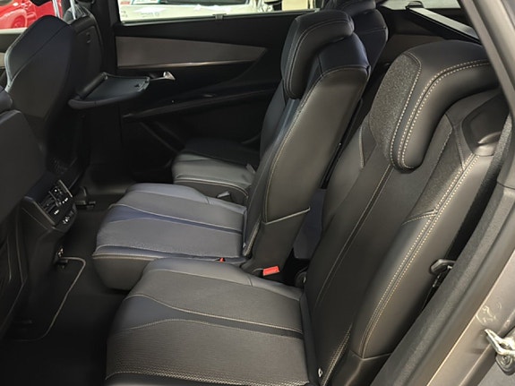 Peugeot 5008 17 of 18