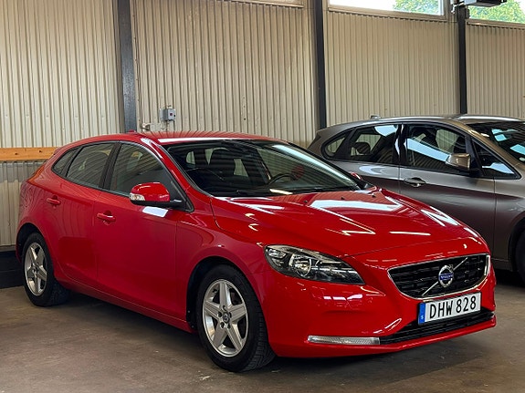 Volvo V40 4 of 5