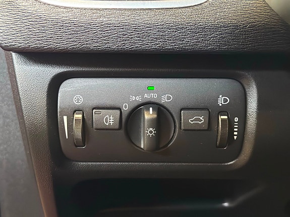Volvo V40 15 of 16