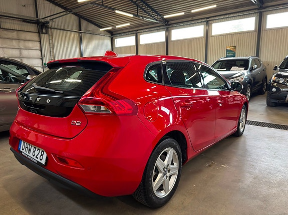 Volvo V40 6 of 16