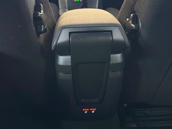Volvo V40 14 of 16