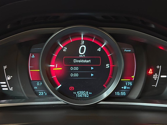 Volvo V40 13 of 16