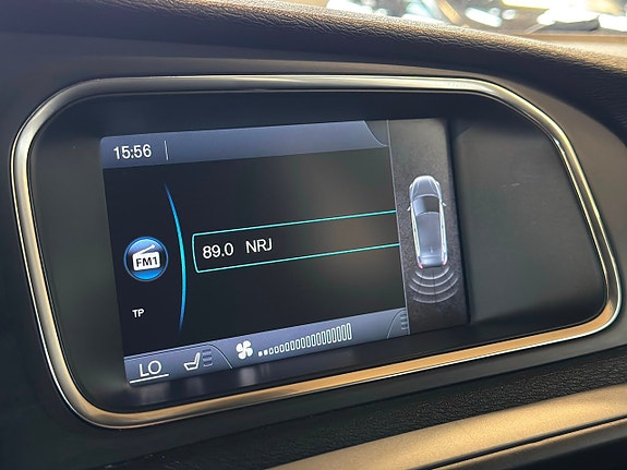 Volvo V40 11 of 16