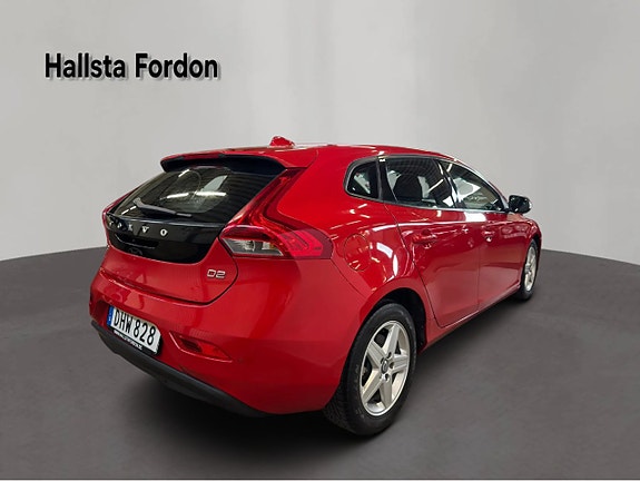 Volvo V40 6 of 16