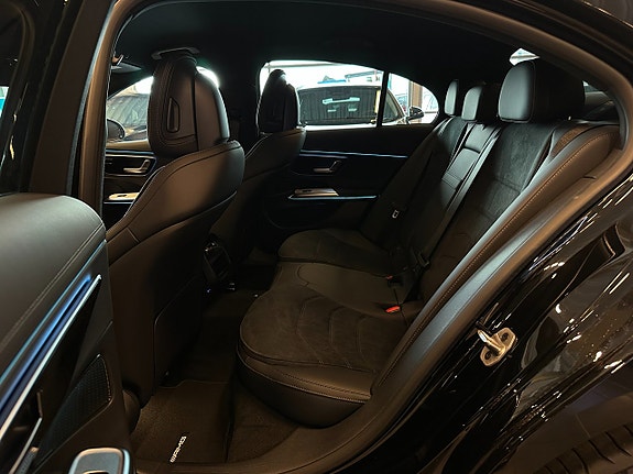 Mercedes-Benz E300 e 12 of 14