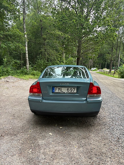 Volvo S60 3 of 5