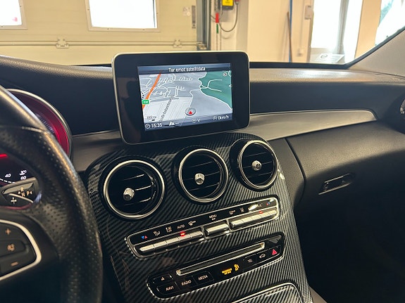 Mercedes-Benz C200 12 of 13