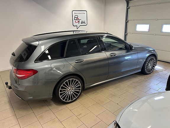 Mercedes-Benz C200 2 of 13